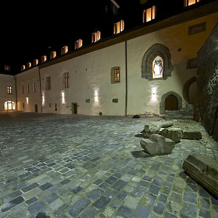 Otel Grand Viglas Pstrusa